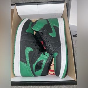 Jordan 1s Pine Green